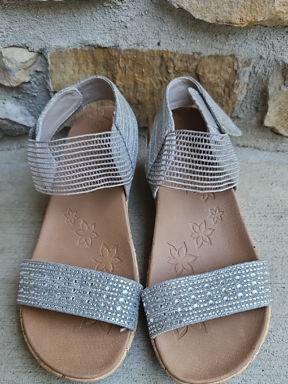 Skechers Silver Sparkle Elastic Strap Sandals 7 New Luxe Foam - Picture 4 of 11